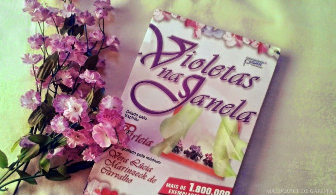 Livro: Violetas na janela